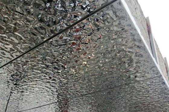 China Los paneles de techo modificados para requisitos particulares del acero inoxidable del tamaño para los restaurantes / las barras / las salas de espera proveedor